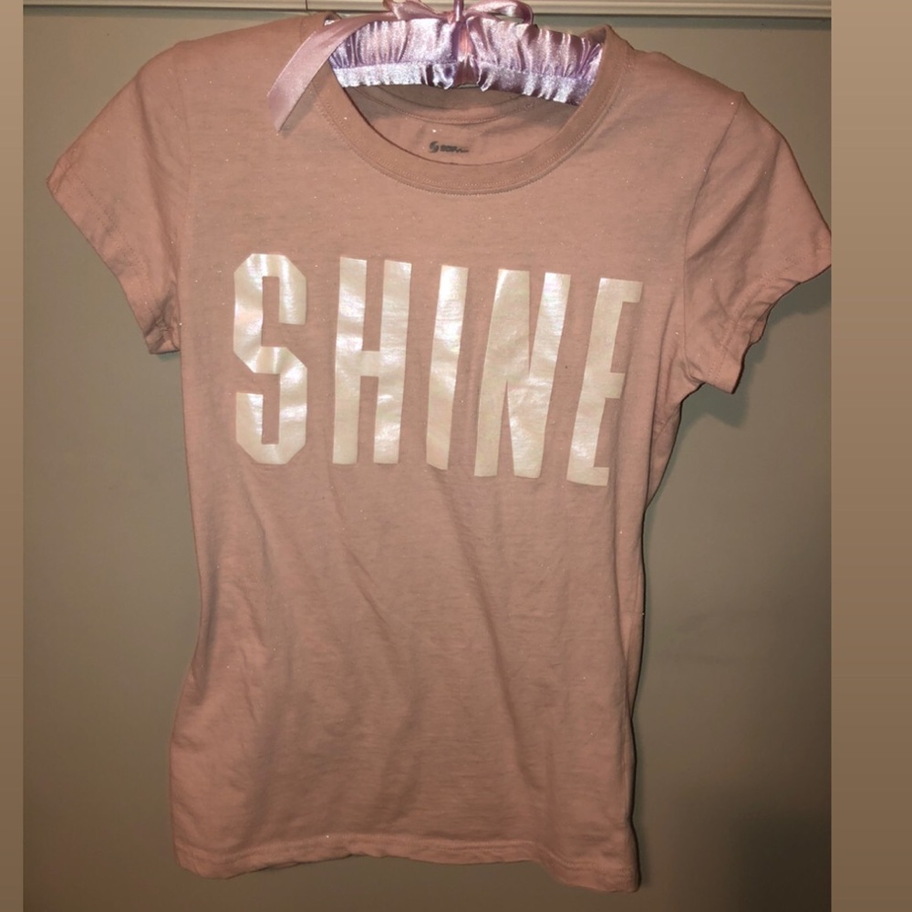 Light pink t-shirt